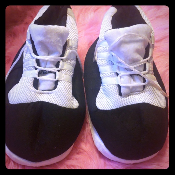 jordan cozy slippers